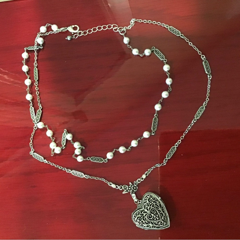 SILVER TONE HEART FILIGREE LOCKET PENDANT NECKLACE Rhinestones Faux Pearls.